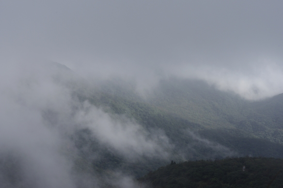 Hills emerging from the cloud near Xiaoyoukeng